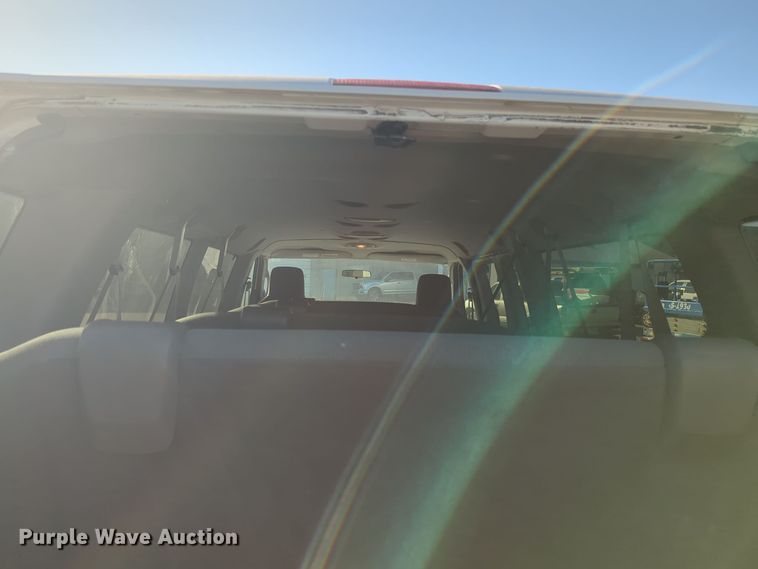 image for item ER1013 2010 Ford E350 Super Duty van