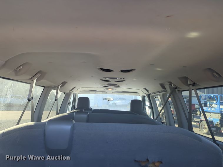 image for item ER1013 2010 Ford E350 Super Duty van