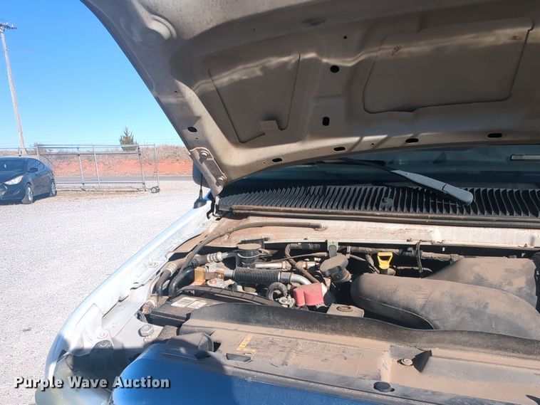 image for item ER1013 2010 Ford E350 Super Duty van