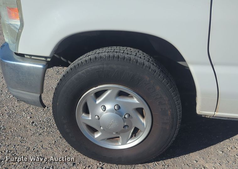 image for item ER1013 2010 Ford E350 Super Duty van