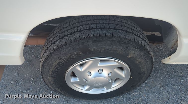 image for item ER1013 2010 Ford E350 Super Duty van