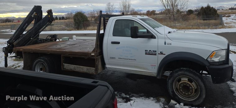 image for item ER5049 2013 Dodge Ram 5500 flatbed truck