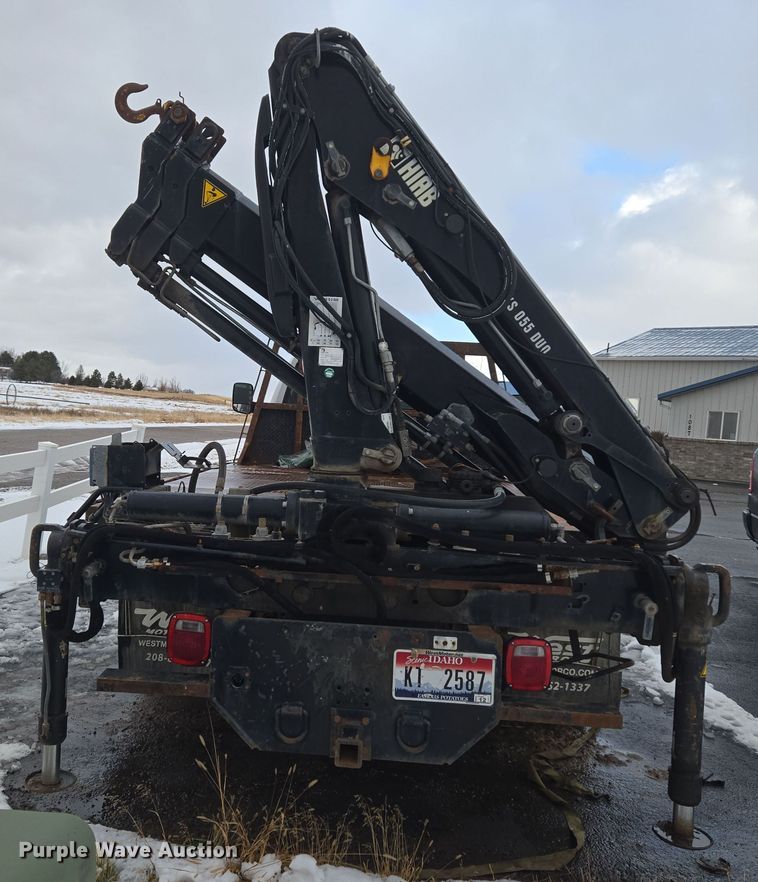 image for item ER5049 2013 Dodge Ram 5500 flatbed truck