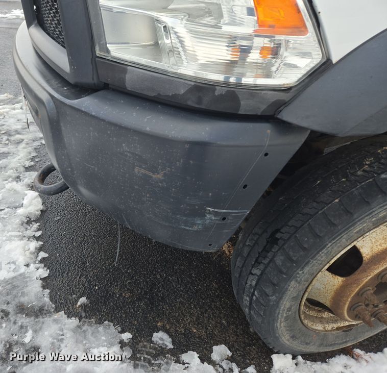 image for item ER5049 2013 Dodge Ram 5500 flatbed truck