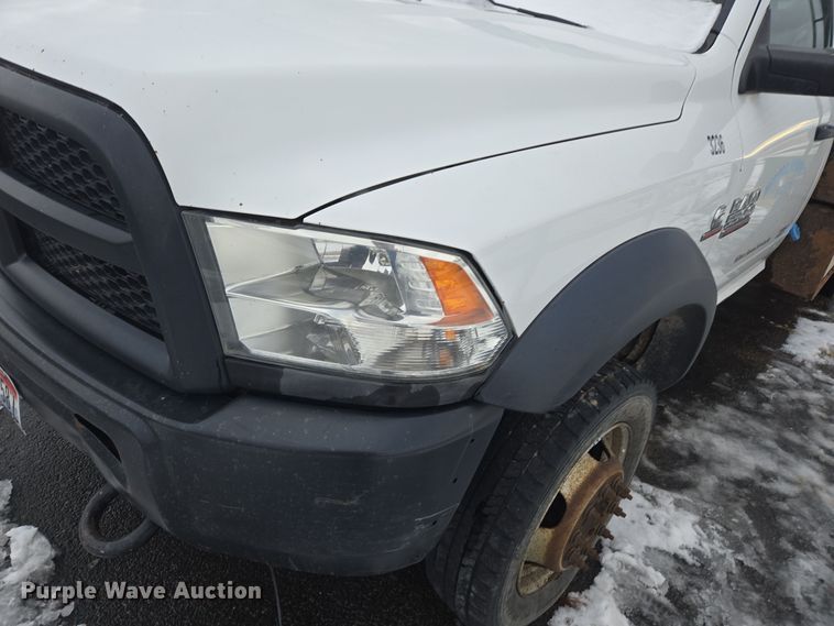 image for item ER5049 2013 Dodge Ram 5500 flatbed truck