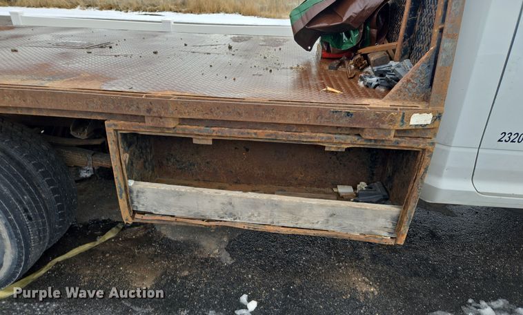 image for item ER5049 2013 Dodge Ram 5500 flatbed truck