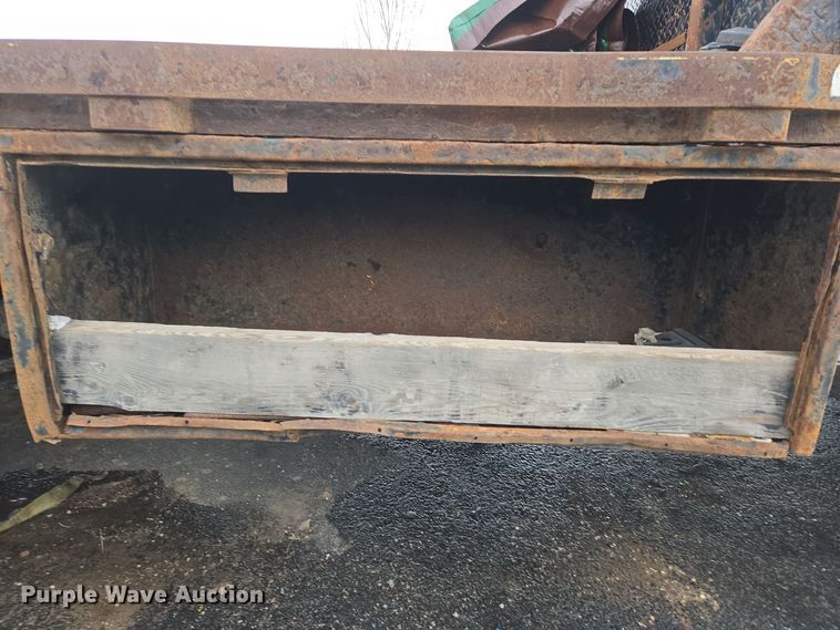 image for item ER5049 2013 Dodge Ram 5500 flatbed truck