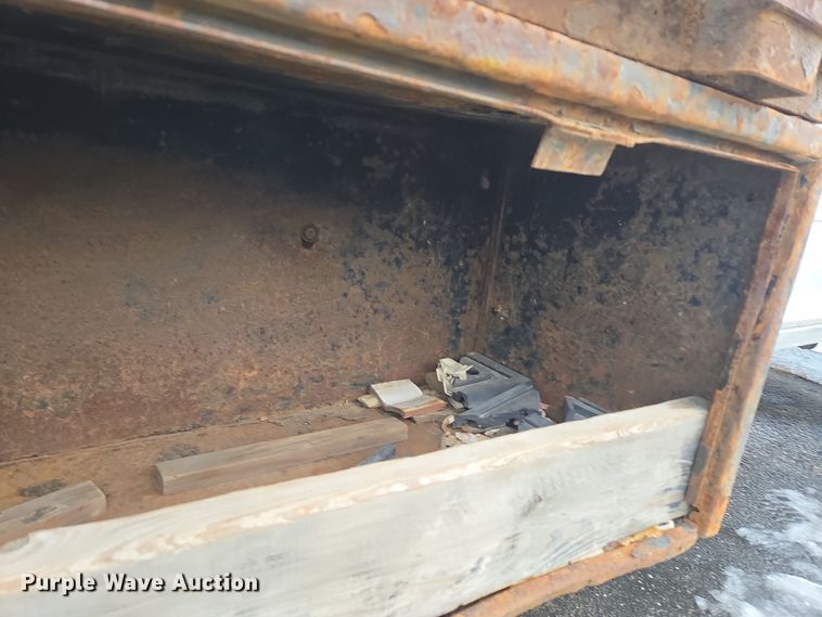 image for item ER5049 2013 Dodge Ram 5500 flatbed truck