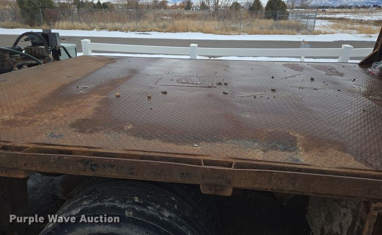 image for item ER5049 2013 Dodge Ram 5500 flatbed truck