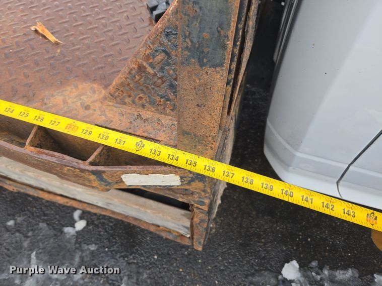 image for item ER5049 2013 Dodge Ram 5500 flatbed truck