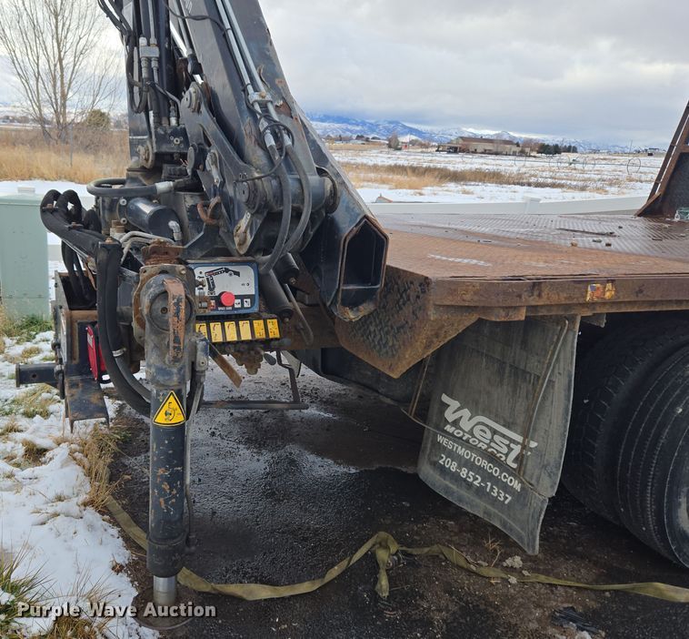 image for item ER5049 2013 Dodge Ram 5500 flatbed truck