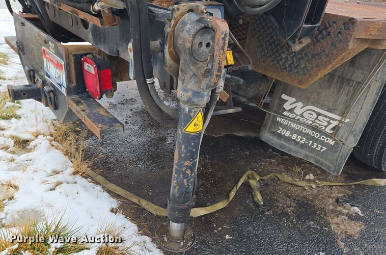 image for item ER5049 2013 Dodge Ram 5500 flatbed truck