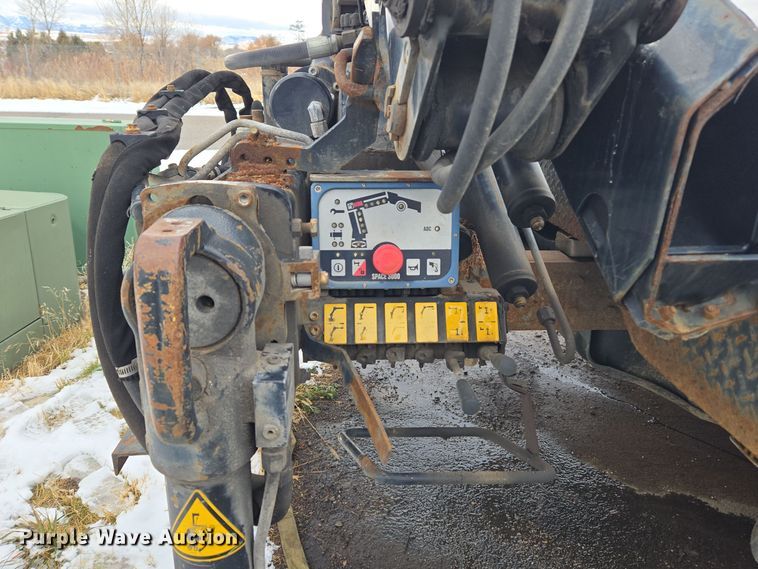 image for item ER5049 2013 Dodge Ram 5500 flatbed truck