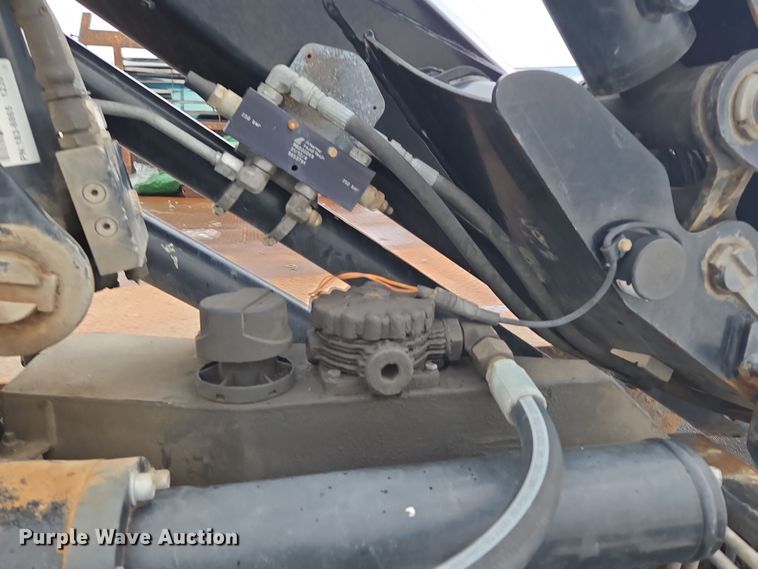 image for item ER5049 2013 Dodge Ram 5500 flatbed truck