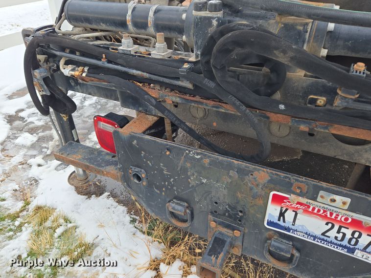 image for item ER5049 2013 Dodge Ram 5500 flatbed truck