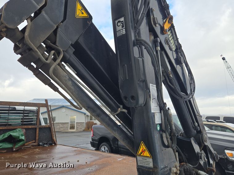 image for item ER5049 2013 Dodge Ram 5500 flatbed truck