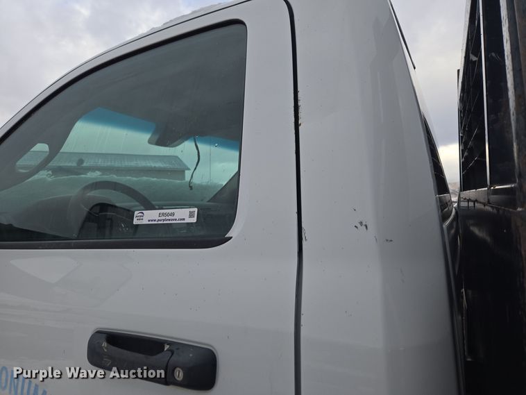 image for item ER5049 2013 Dodge Ram 5500 flatbed truck