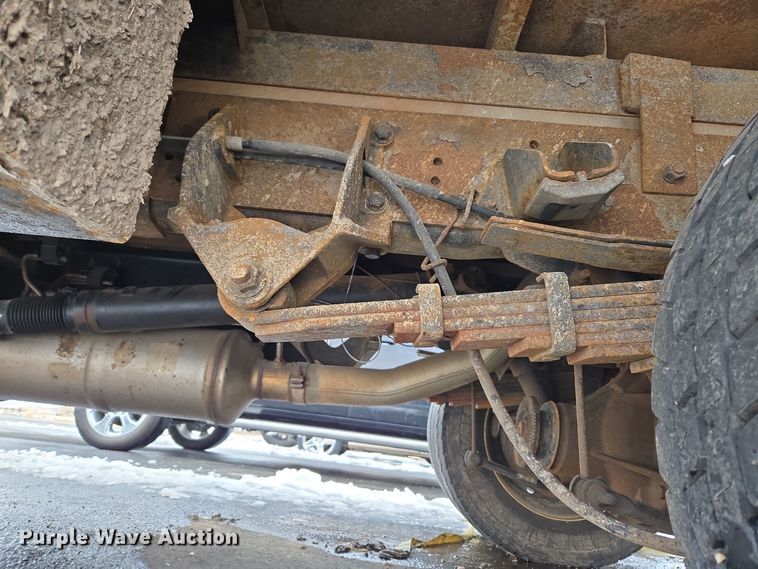 image for item ER5049 2013 Dodge Ram 5500 flatbed truck