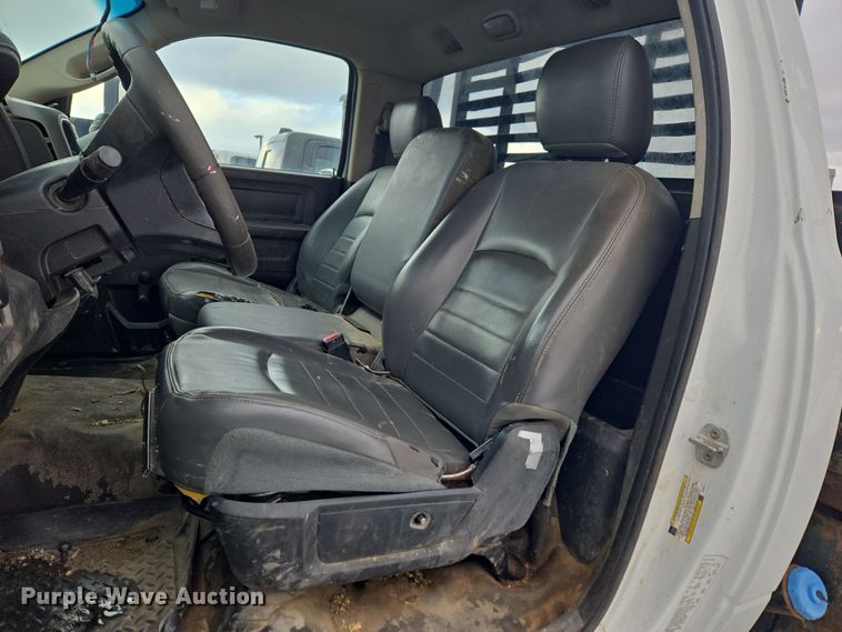 image for item ER5049 2013 Dodge Ram 5500 flatbed truck