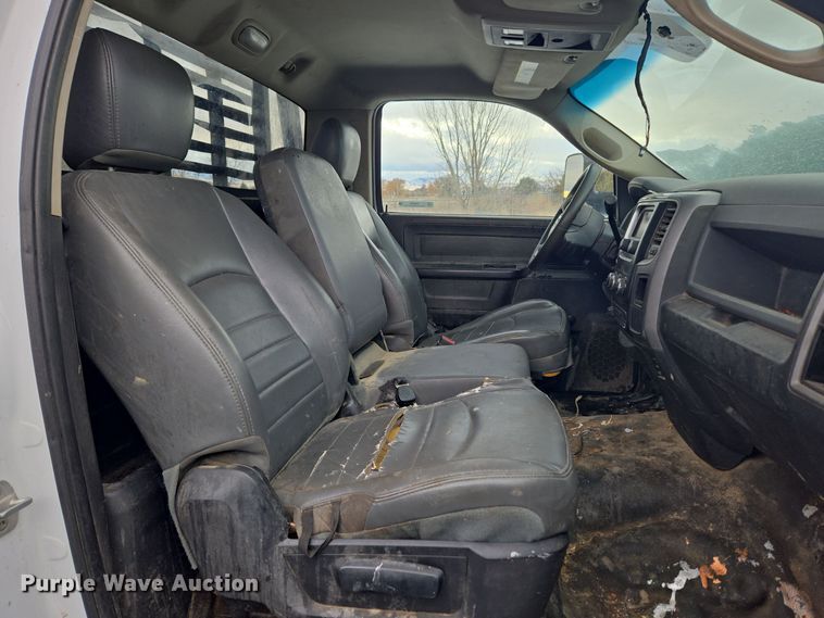 image for item ER5049 2013 Dodge Ram 5500 flatbed truck