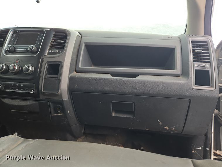 image for item ER5049 2013 Dodge Ram 5500 flatbed truck