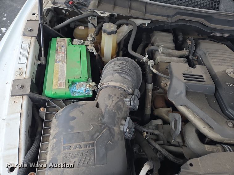 image for item ER5049 2013 Dodge Ram 5500 flatbed truck