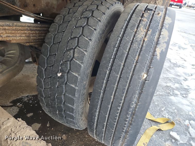 image for item ER5049 2013 Dodge Ram 5500 flatbed truck