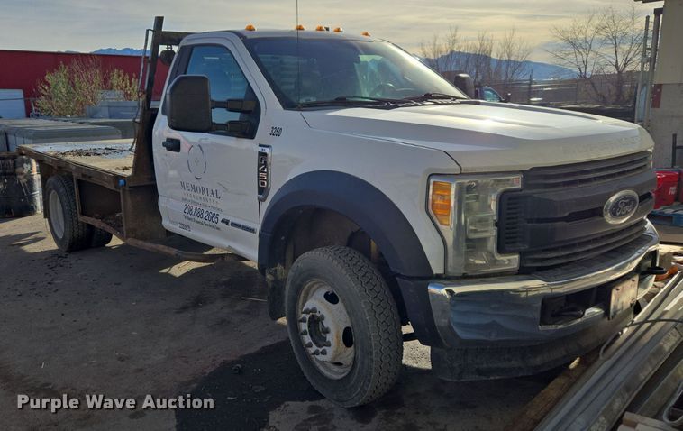 image for item ER5054 2017 Ford F450 Super Duty XL flatbed truck