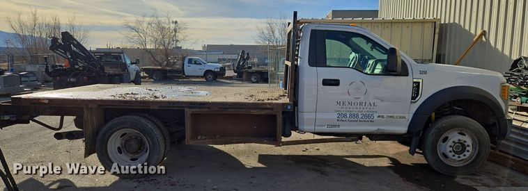 image for item ER5054 2017 Ford F450 Super Duty XL flatbed truck