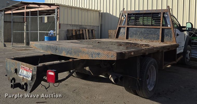 image for item ER5054 2017 Ford F450 Super Duty XL flatbed truck