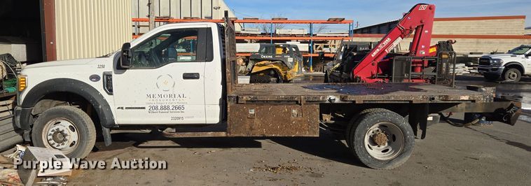 image for item ER5054 2017 Ford F450 Super Duty XL flatbed truck