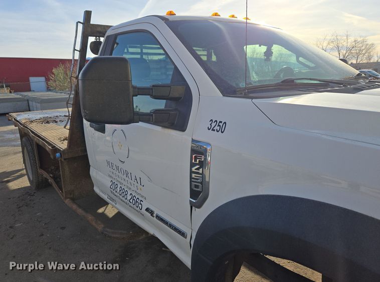 image for item ER5054 2017 Ford F450 Super Duty XL flatbed truck