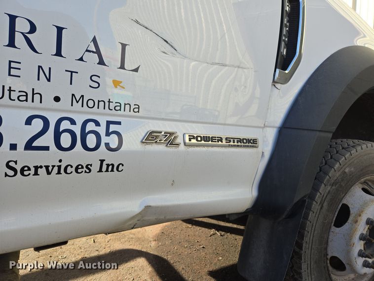 image for item ER5054 2017 Ford F450 Super Duty XL flatbed truck