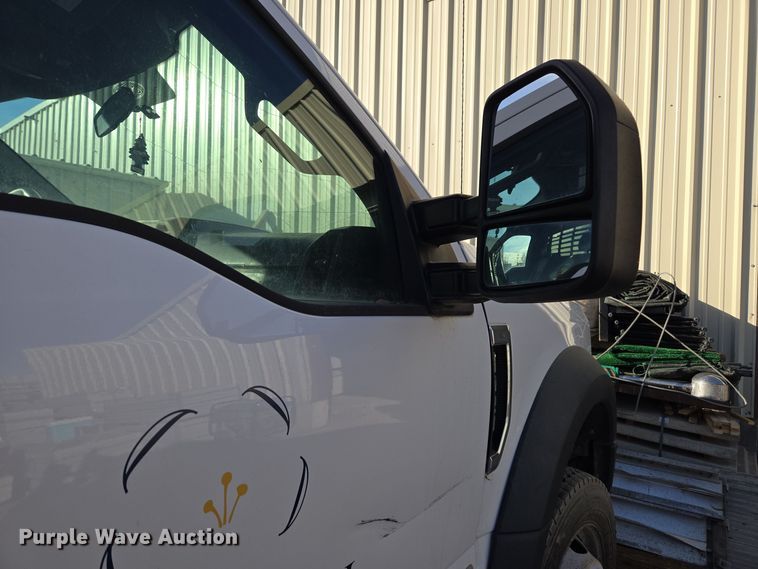 image for item ER5054 2017 Ford F450 Super Duty XL flatbed truck