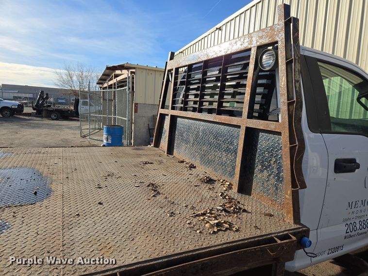 image for item ER5054 2017 Ford F450 Super Duty XL flatbed truck