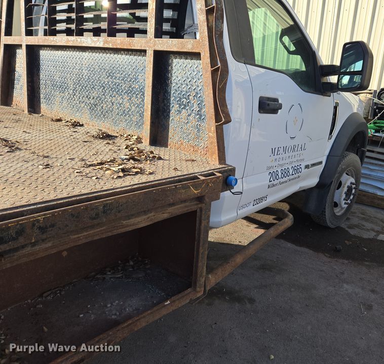 image for item ER5054 2017 Ford F450 Super Duty XL flatbed truck