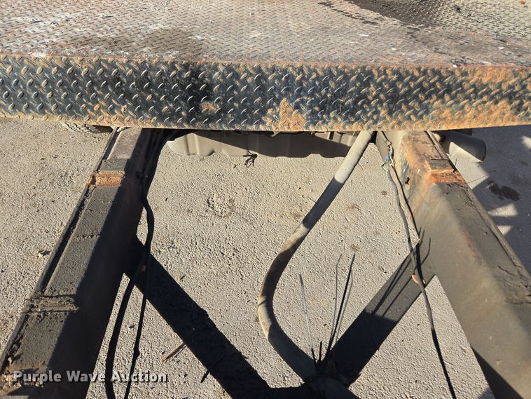 image for item ER5054 2017 Ford F450 Super Duty XL flatbed truck