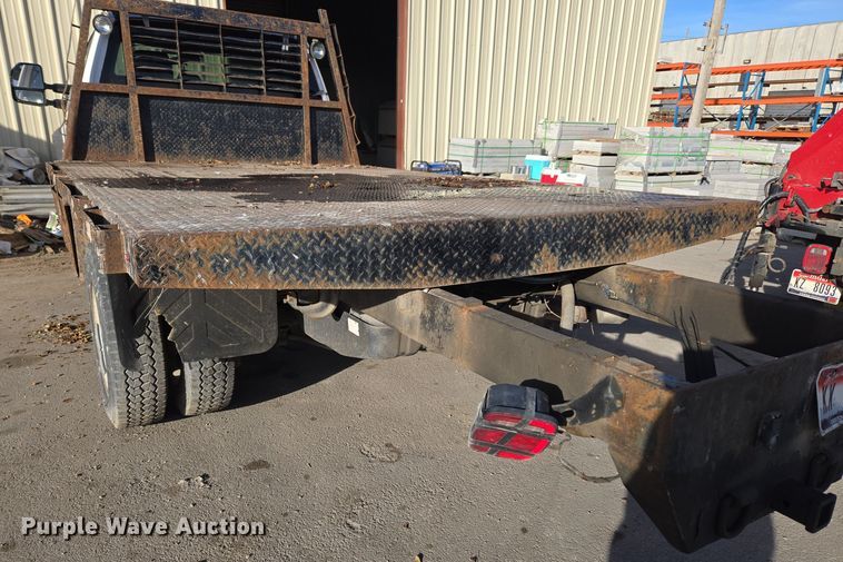 image for item ER5054 2017 Ford F450 Super Duty XL flatbed truck