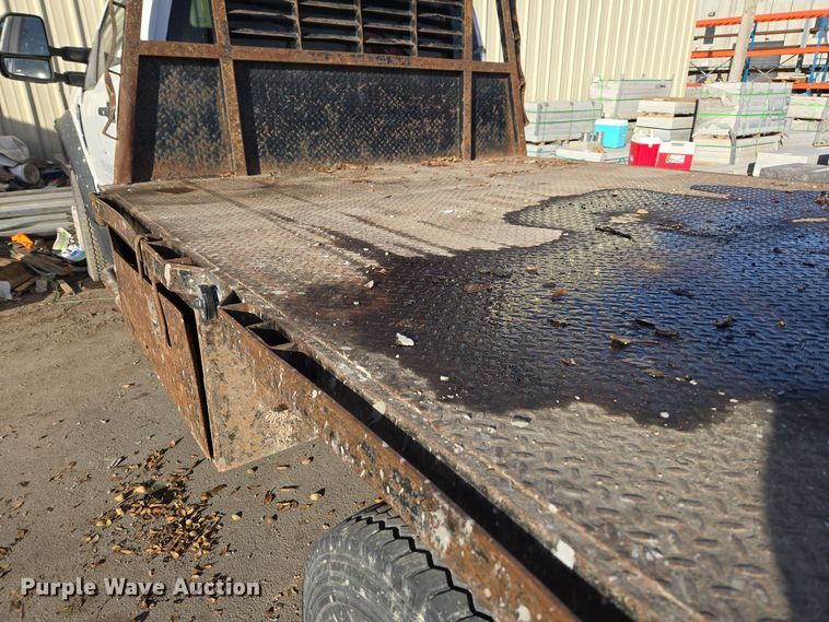 image for item ER5054 2017 Ford F450 Super Duty XL flatbed truck