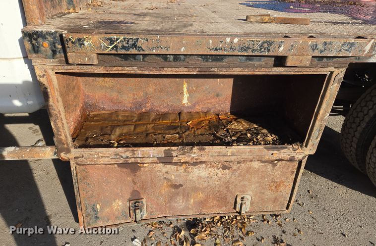 image for item ER5054 2017 Ford F450 Super Duty XL flatbed truck