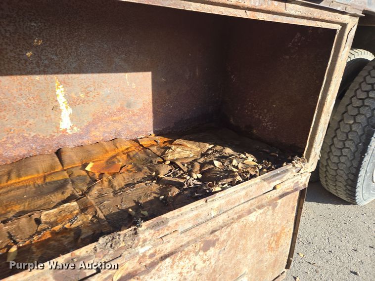 image for item ER5054 2017 Ford F450 Super Duty XL flatbed truck