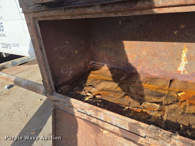 image for item ER5054 2017 Ford F450 Super Duty XL flatbed truck