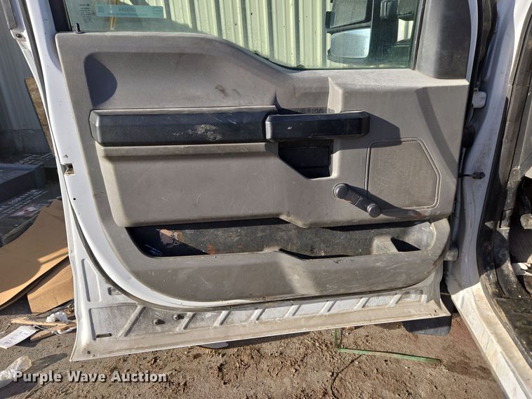 image for item ER5054 2017 Ford F450 Super Duty XL flatbed truck