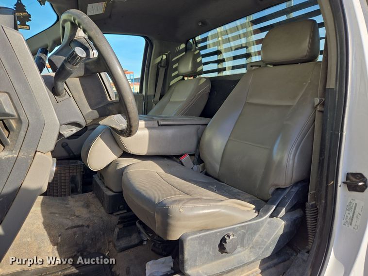 image for item ER5054 2017 Ford F450 Super Duty XL flatbed truck