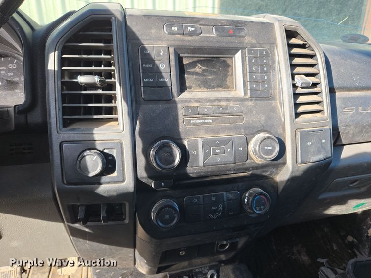 image for item ER5054 2017 Ford F450 Super Duty XL flatbed truck