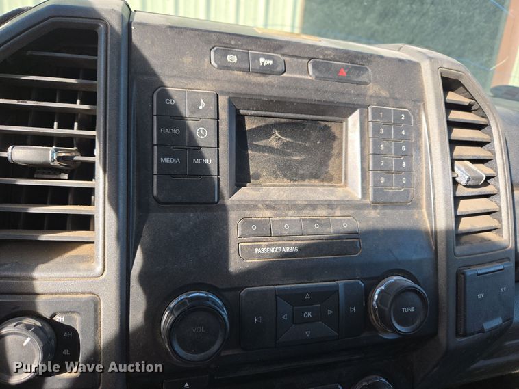 image for item ER5054 2017 Ford F450 Super Duty XL flatbed truck