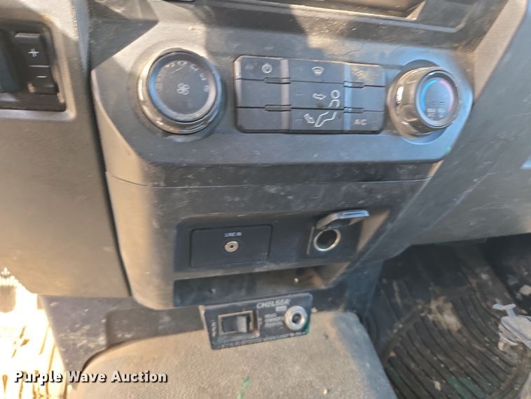 image for item ER5054 2017 Ford F450 Super Duty XL flatbed truck