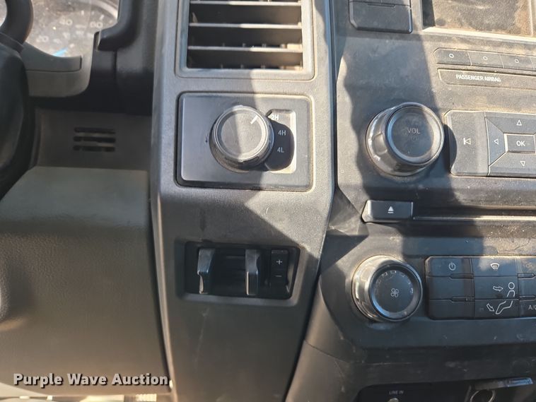 image for item ER5054 2017 Ford F450 Super Duty XL flatbed truck