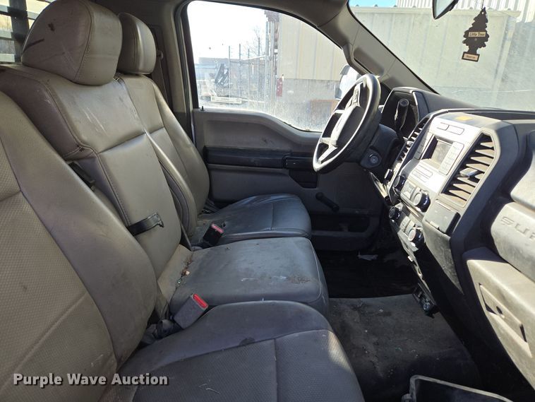 image for item ER5054 2017 Ford F450 Super Duty XL flatbed truck