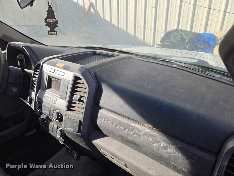 image for item ER5054 2017 Ford F450 Super Duty XL flatbed truck